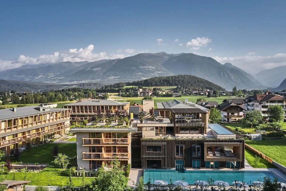 Advisor - A Guide to Attending the 2026 Winter Olympics in Italy
