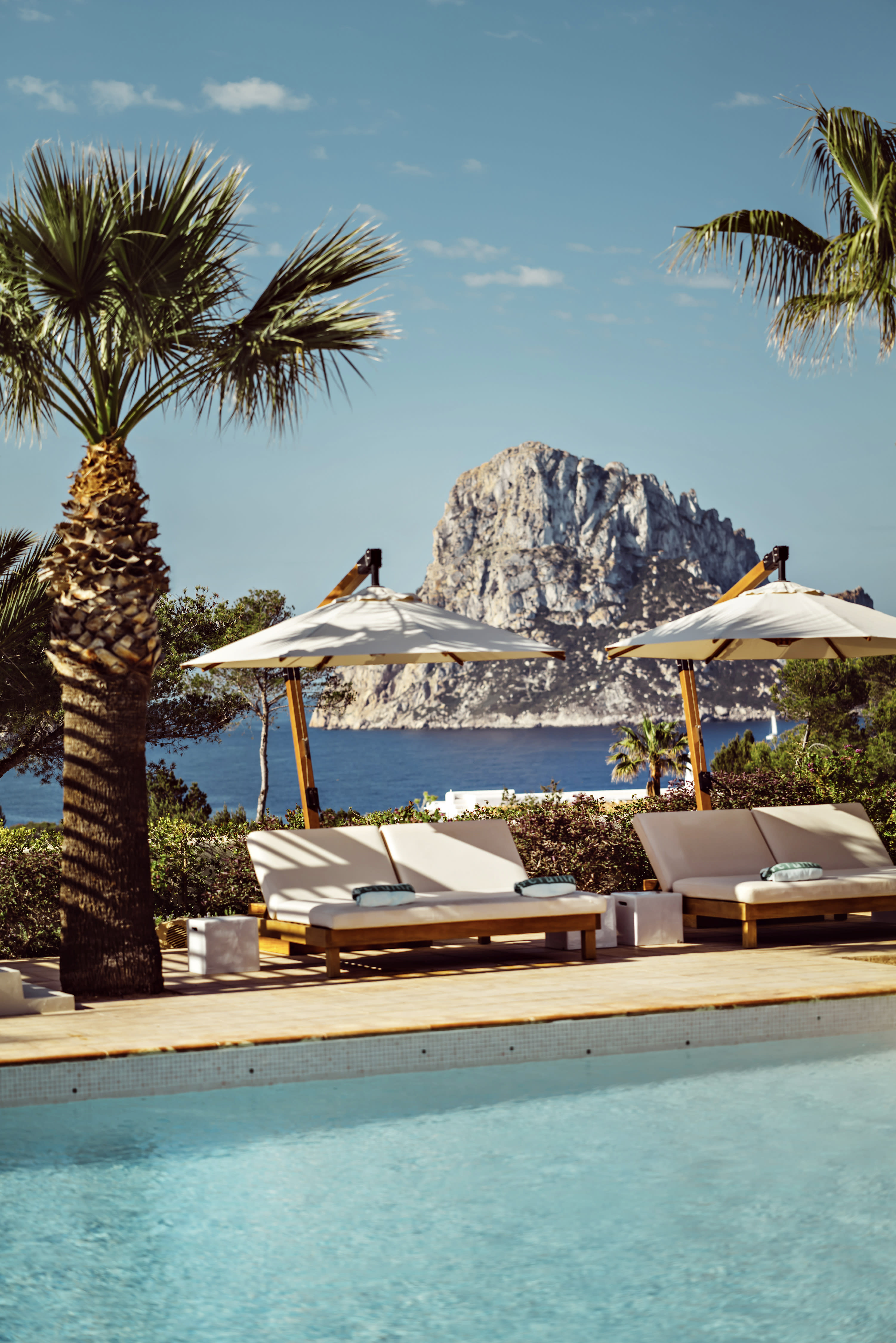 Hotel Spotlight: Discover the Magnetic Allure of Ibiza at Petunia