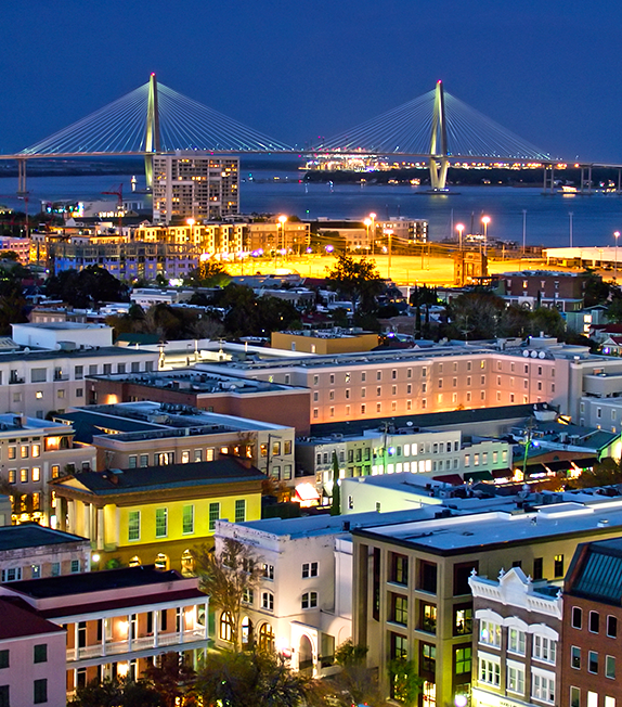 Advisor - The Ultimate Charleston Family Guide: Fun, Fancy, and Full of Southern Charm