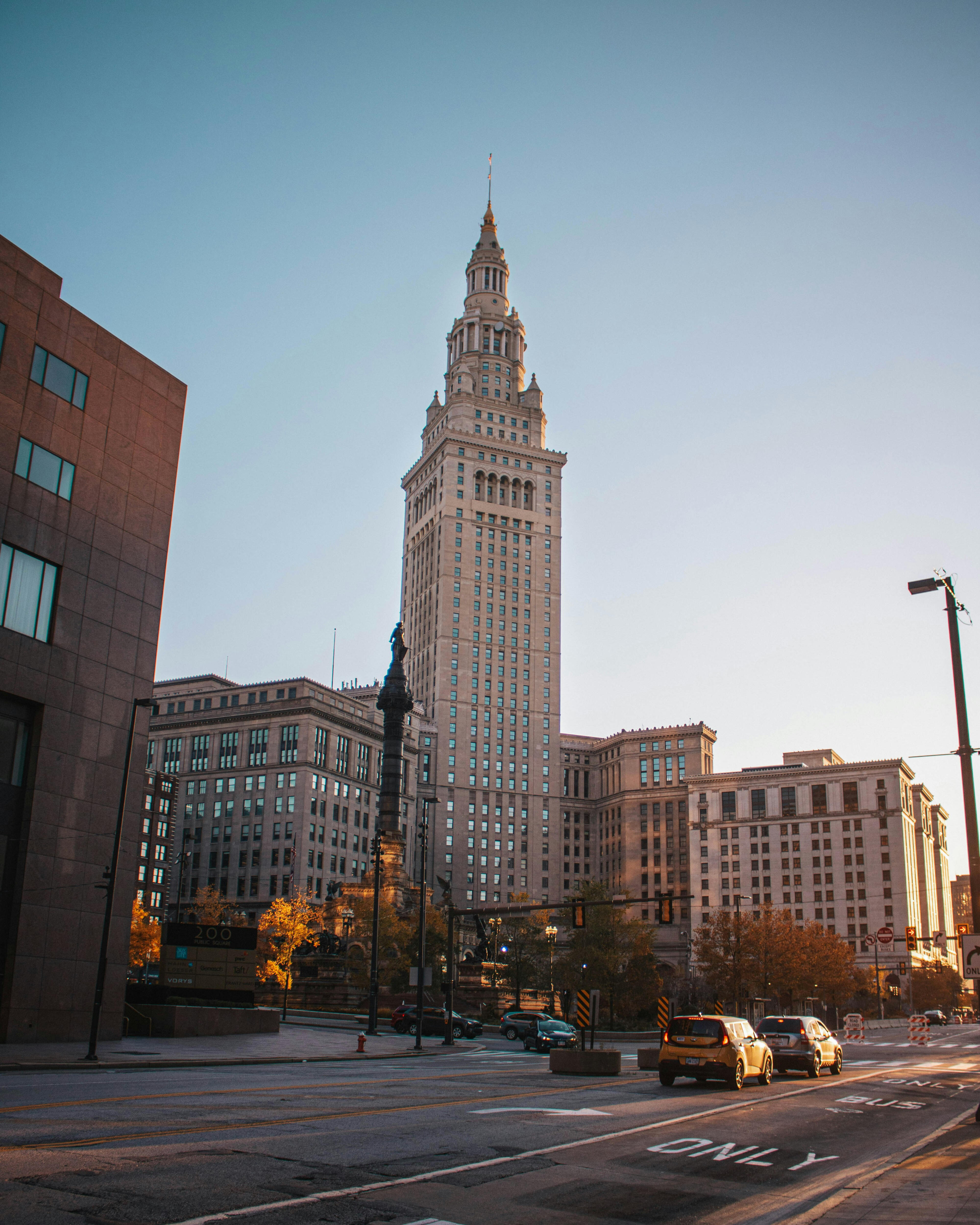 Advisor - Cleveland: The Punchline That Punched Back—Your New Favorite City Guide