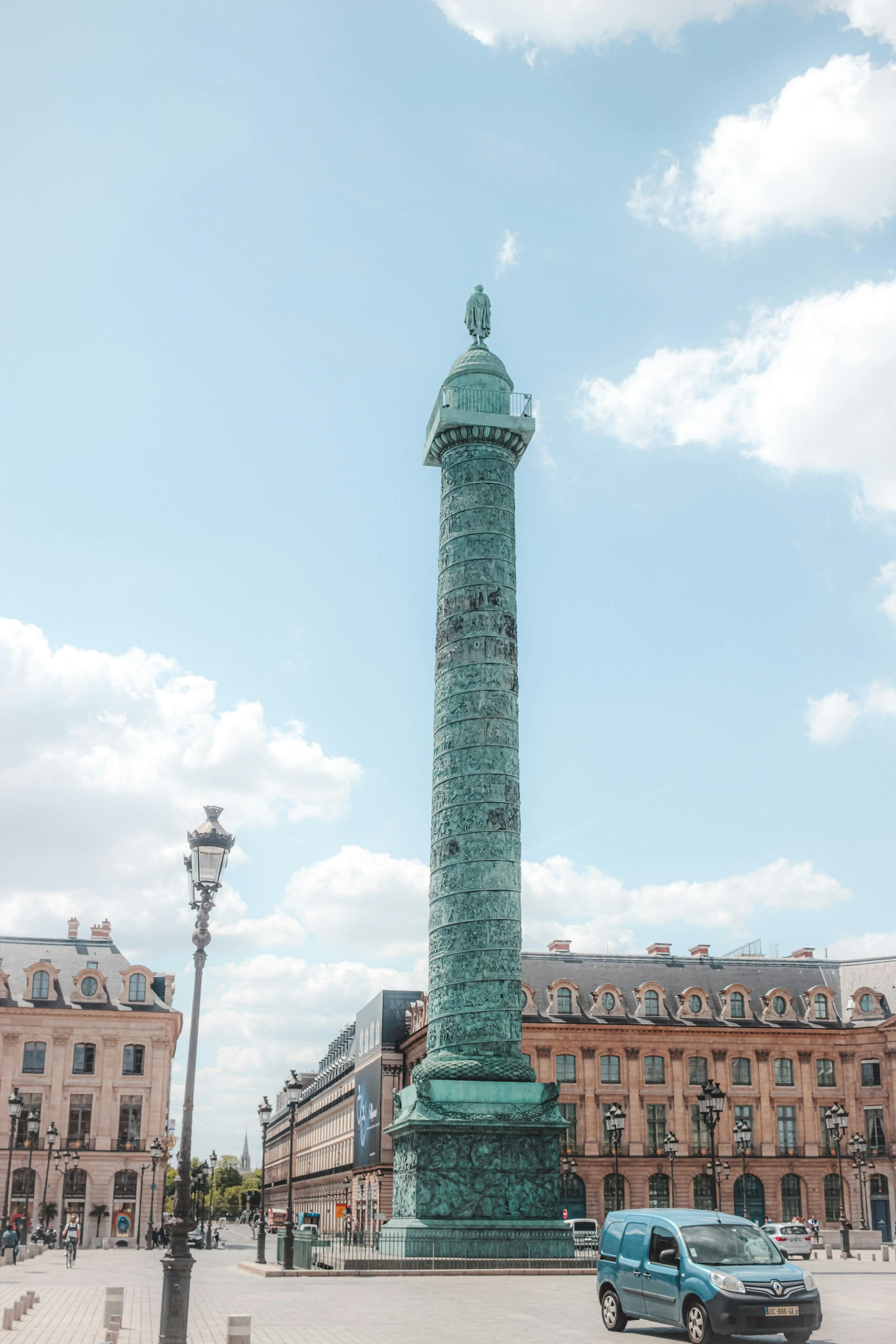 Advisor - Place Vendôme in Paris's 1st Arrondissement: Luxury & History