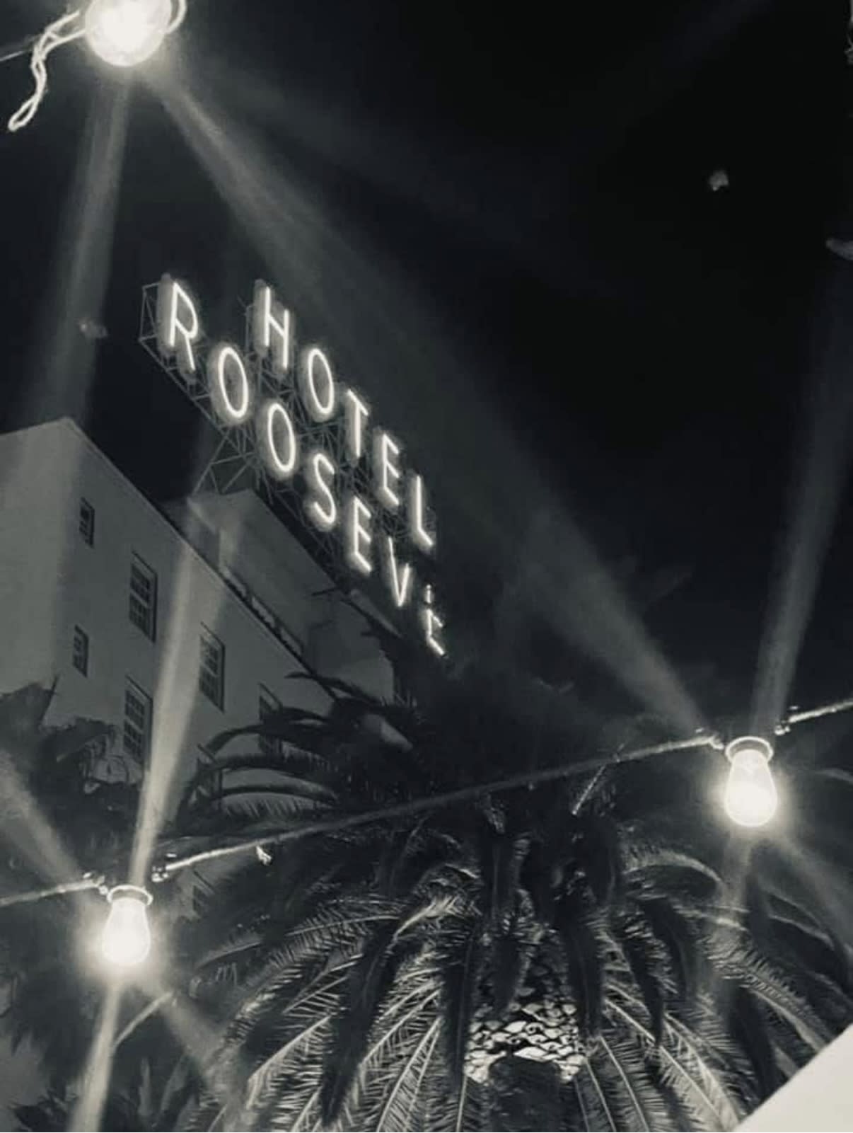 The Hollywood Roosevelt: Old Hollywood Vibes
