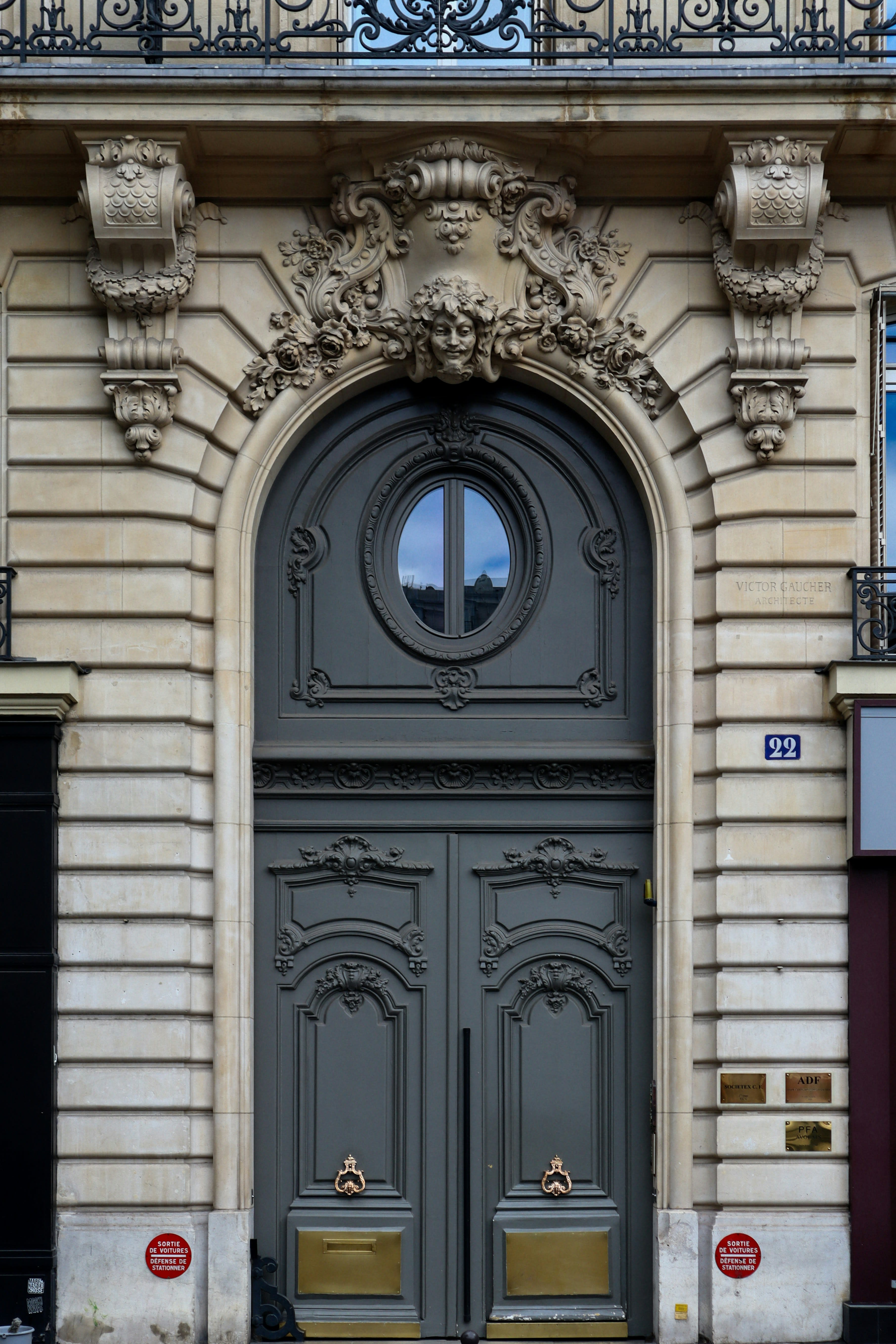 Suite Dreams or Local Keys: Hotel or Apartment in Paris?