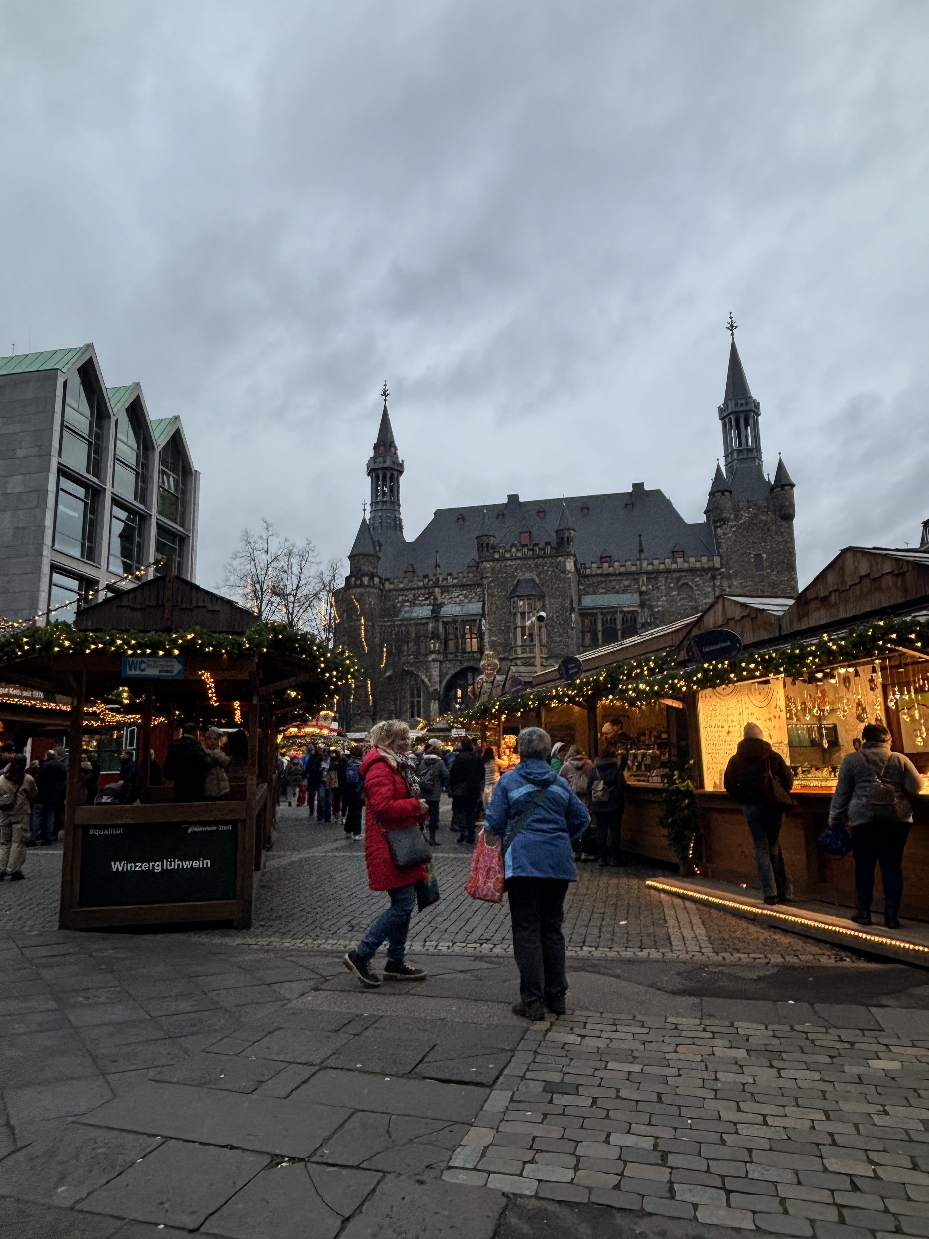 Advisor - Twinkling Lights & Cozy Markets: 7-Day Belgium & Luxembourg Christmas Markets Itinerary
