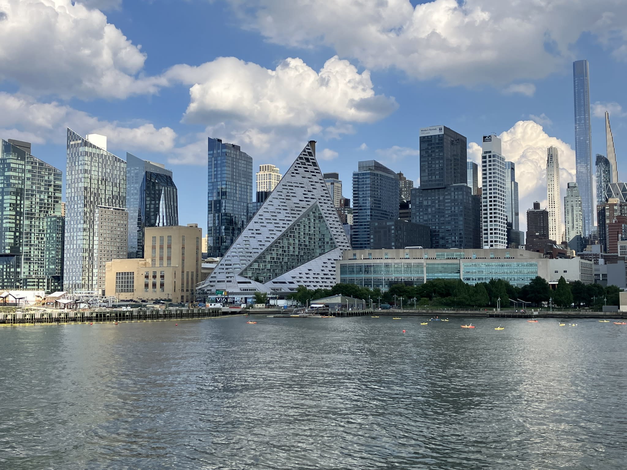 Advisor - A Guide to (Young) New York