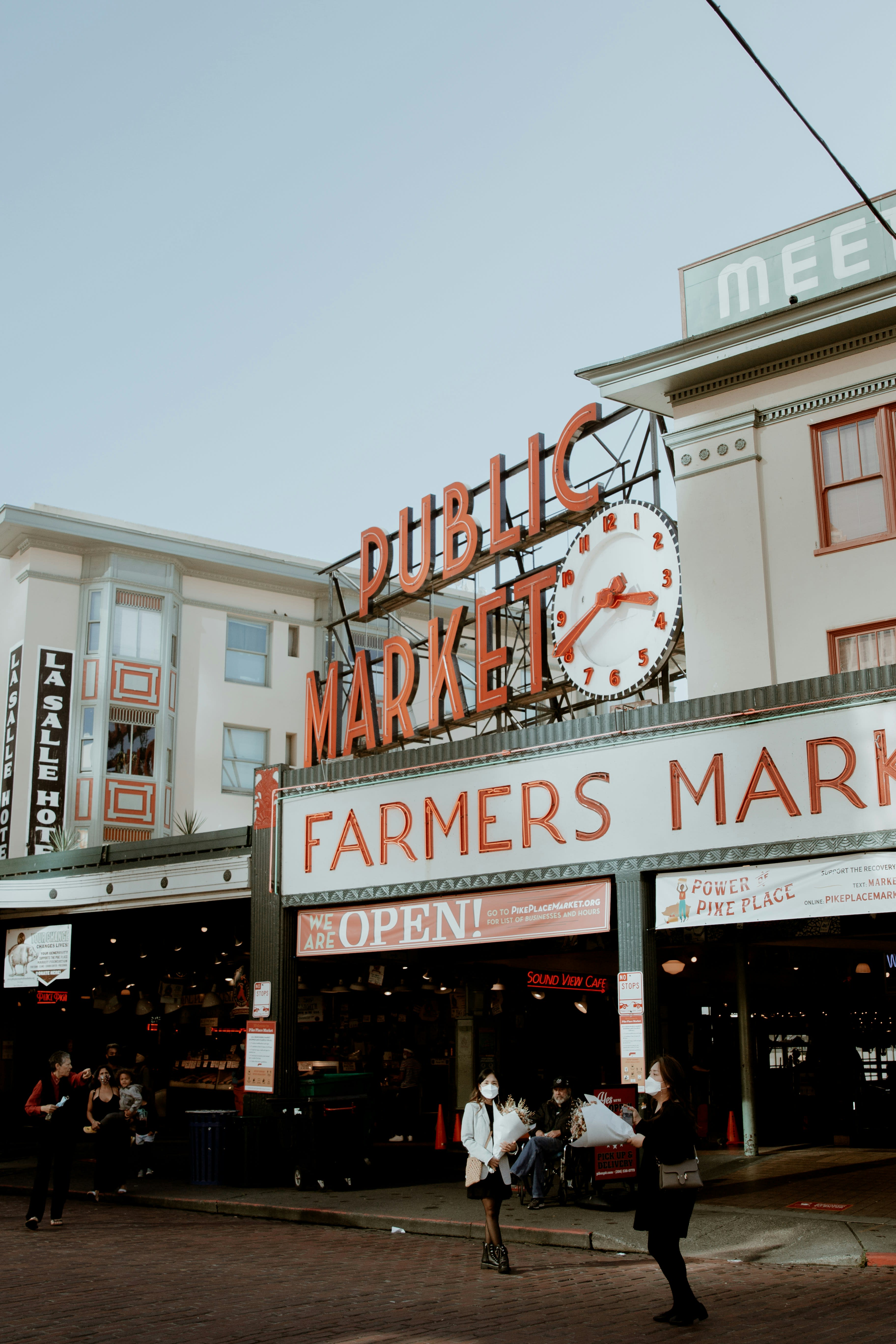 Advisor - Discover Seattle: A Practical Guide to the Emerald City’s Best Things to Do