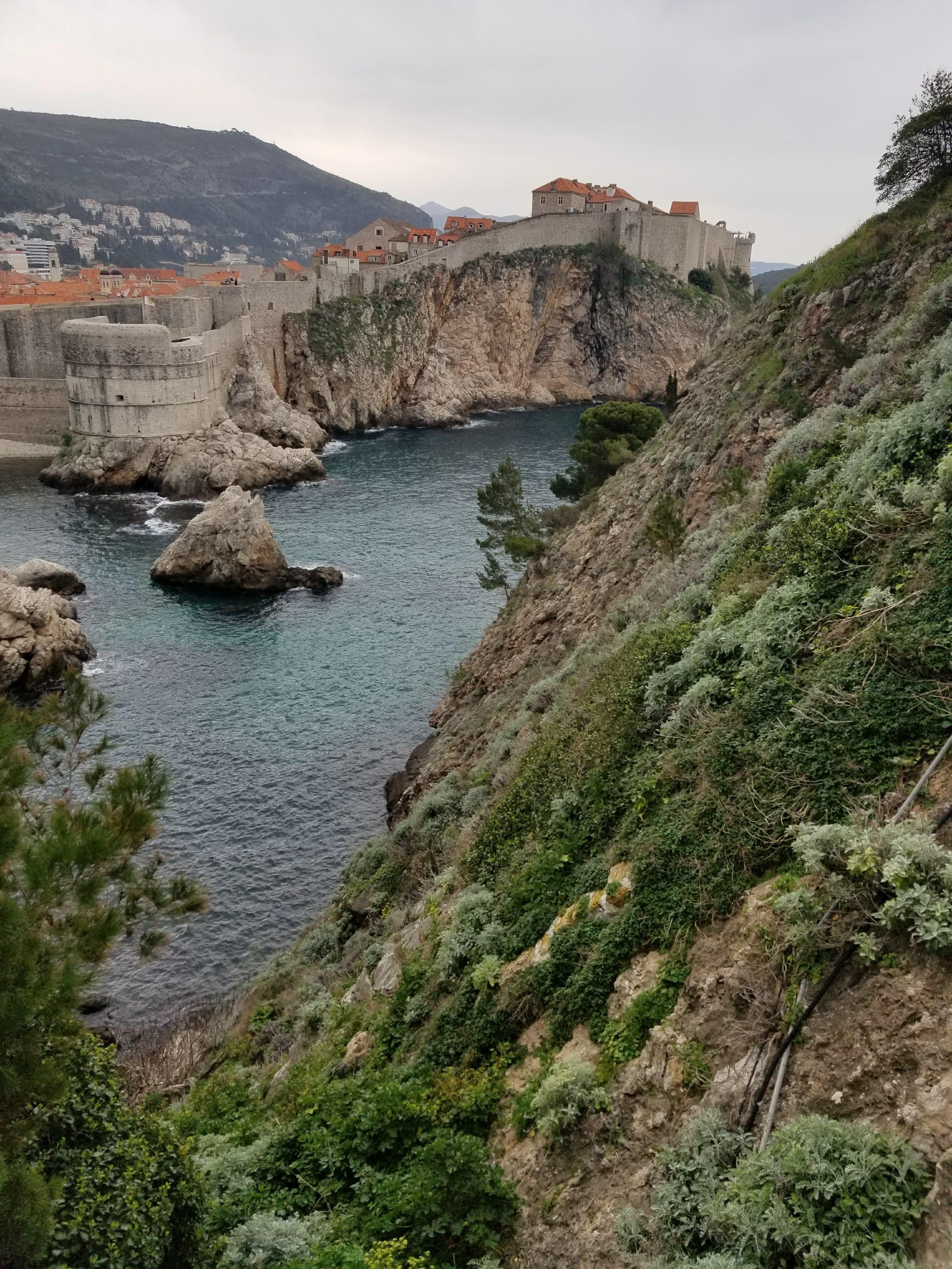 Advisor - A Coastal Adventure in Croatia: The Ultimate Guide to Dubrovnik