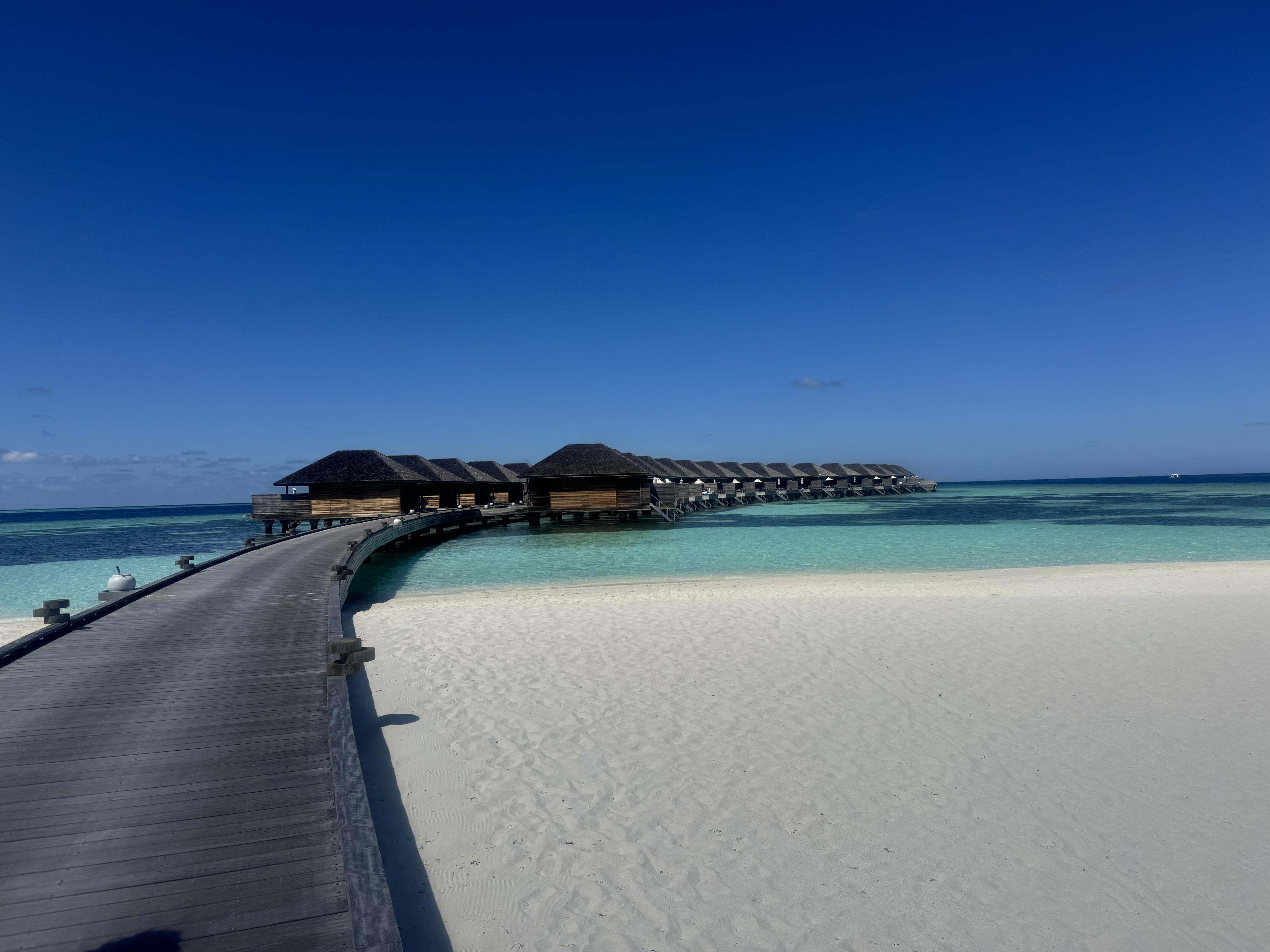 Hurawahli: A Lovely Little Barefoot Traditional Maldive Island