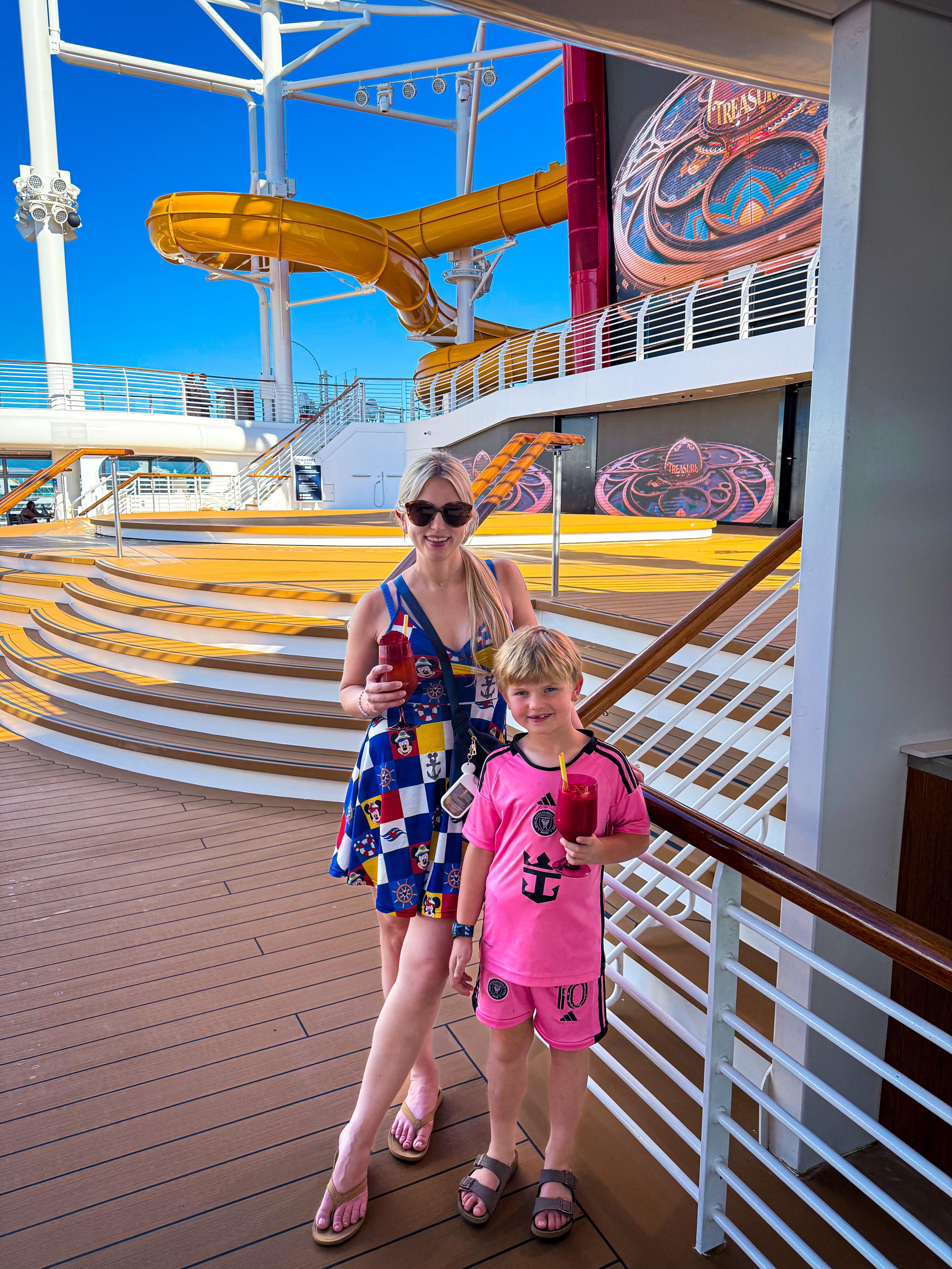 Why a Thanksgiving Disney Cruise Is One of the Best Family Holiday Vacations
