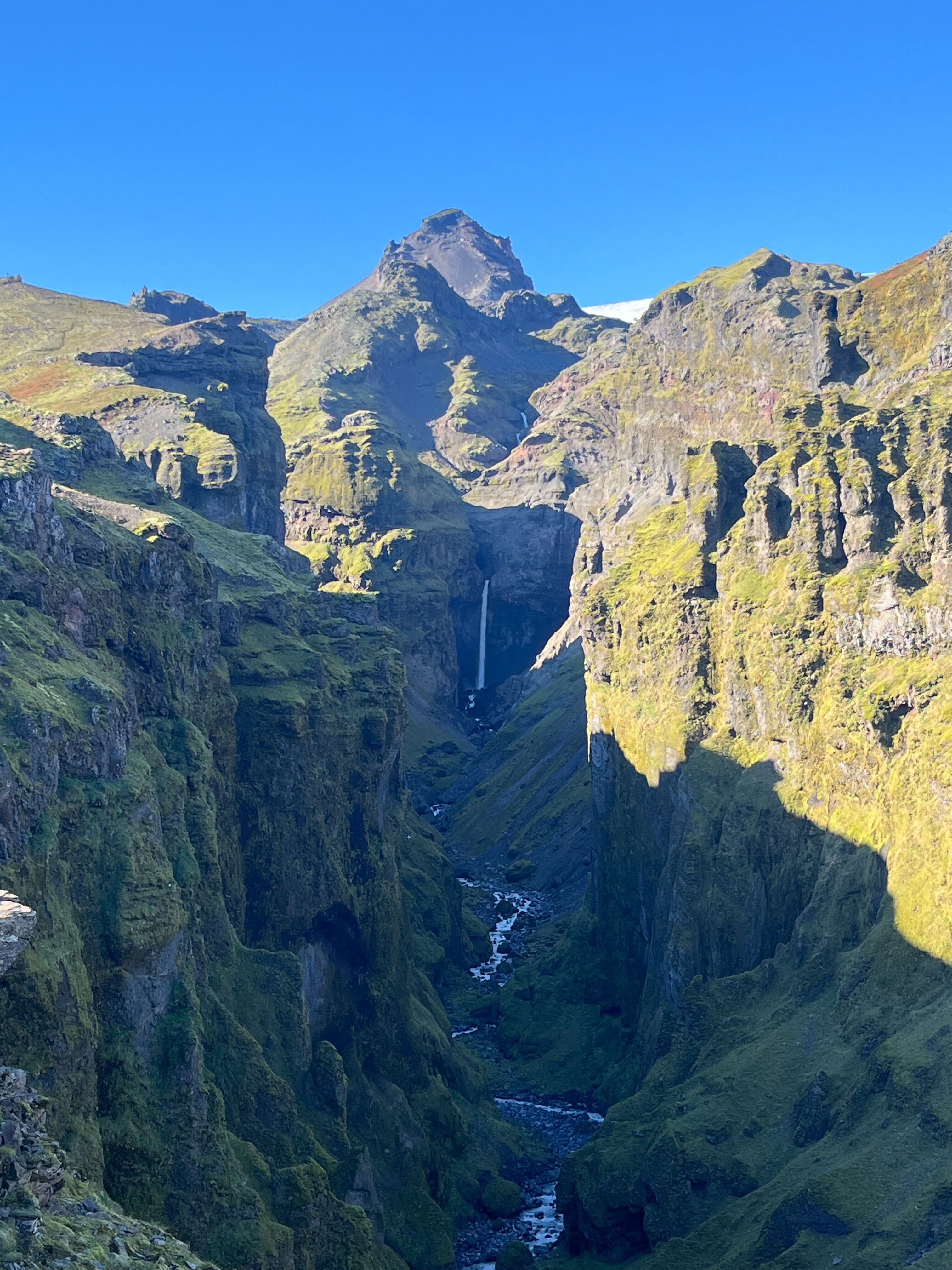 Advisor - Glaciers, Waterfalls & Black Sand Beaches: Traversing Iceland's Southern Coast