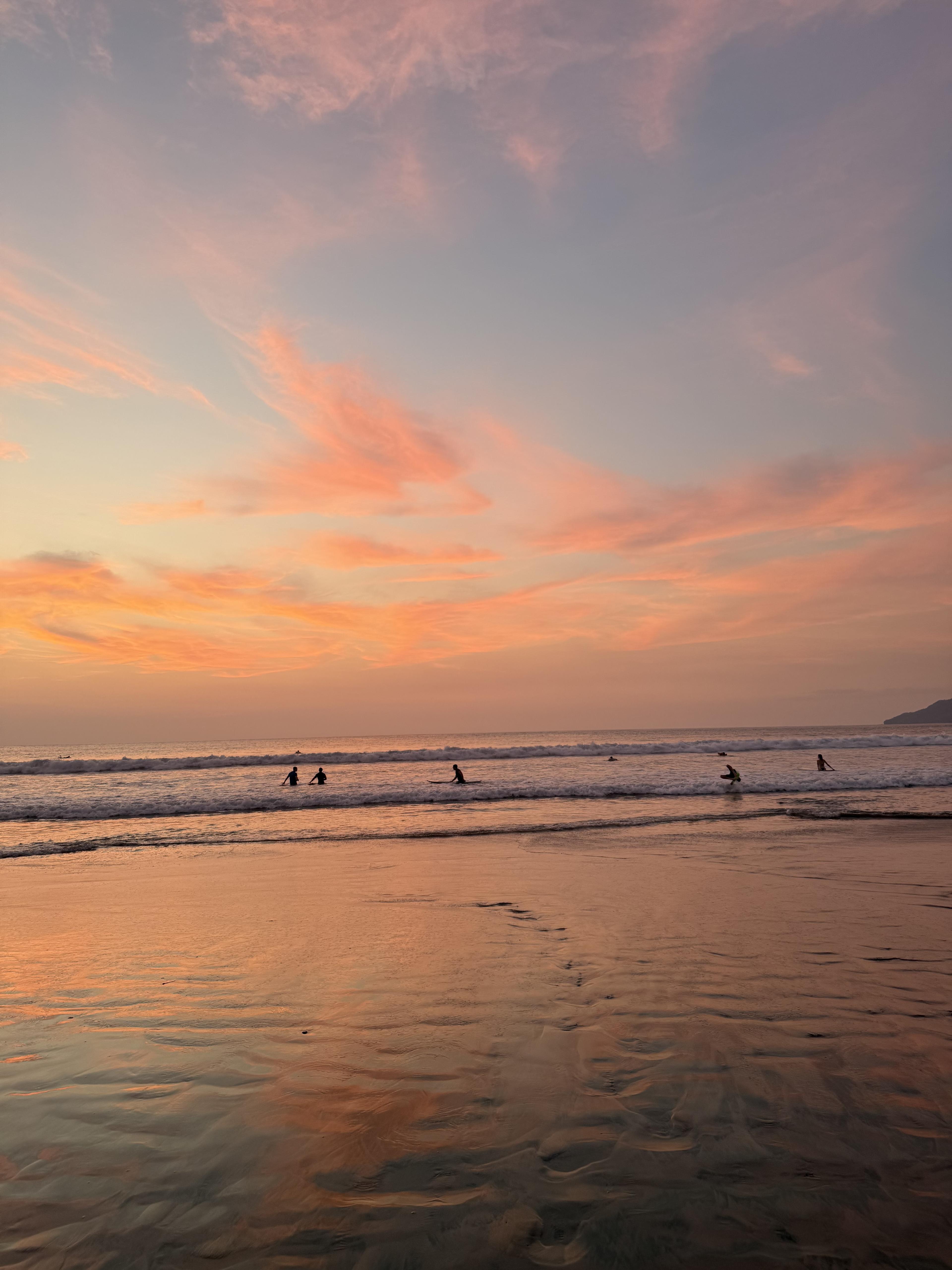 Advisor - Sunsets, Surfing & Foodie Delights: A Family Guide to Tamarindo, Costa Rica