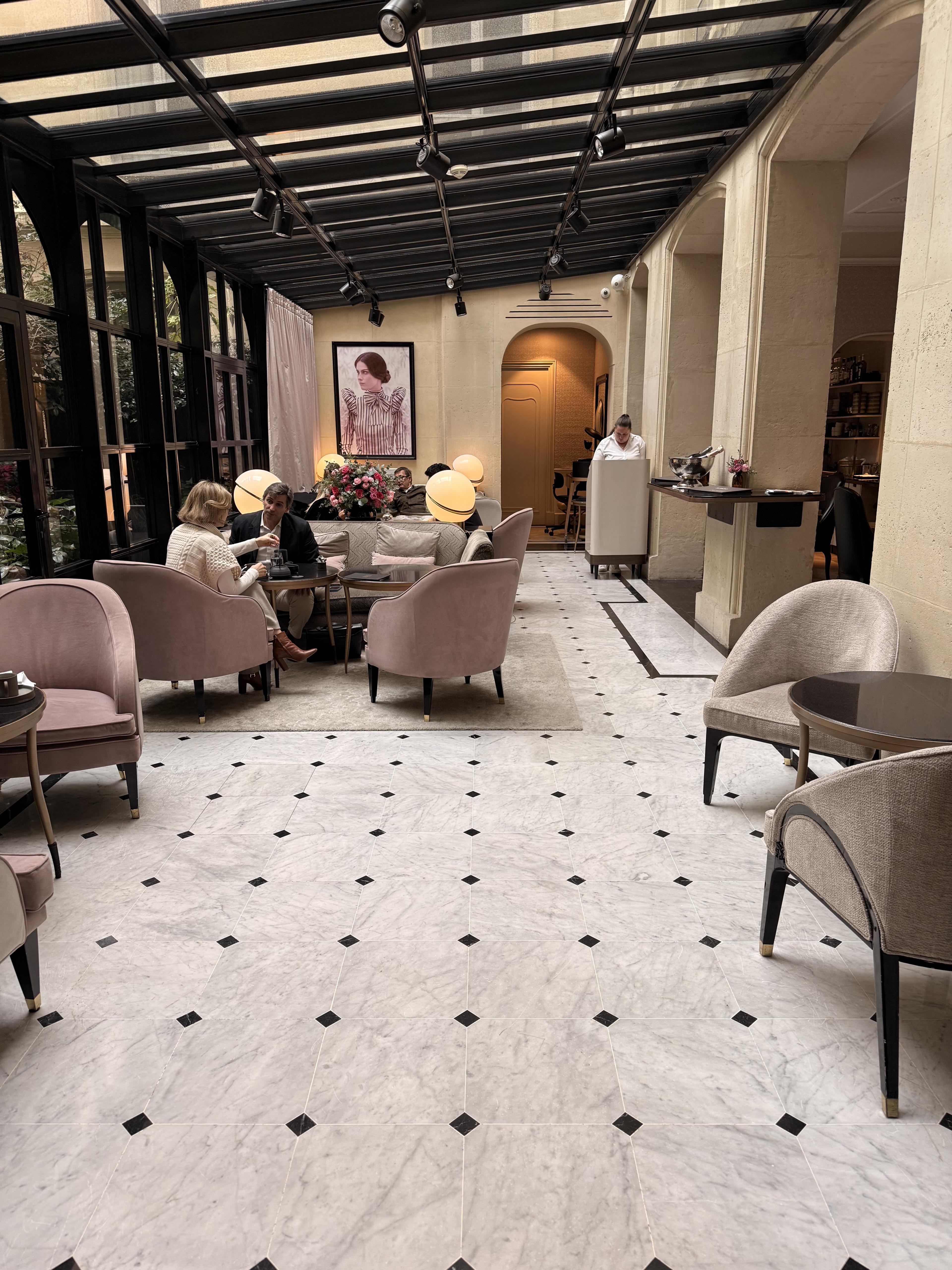 Le Narcisse Blanc: Where Parisian Luxury Meets Ballerina-Inspired Design