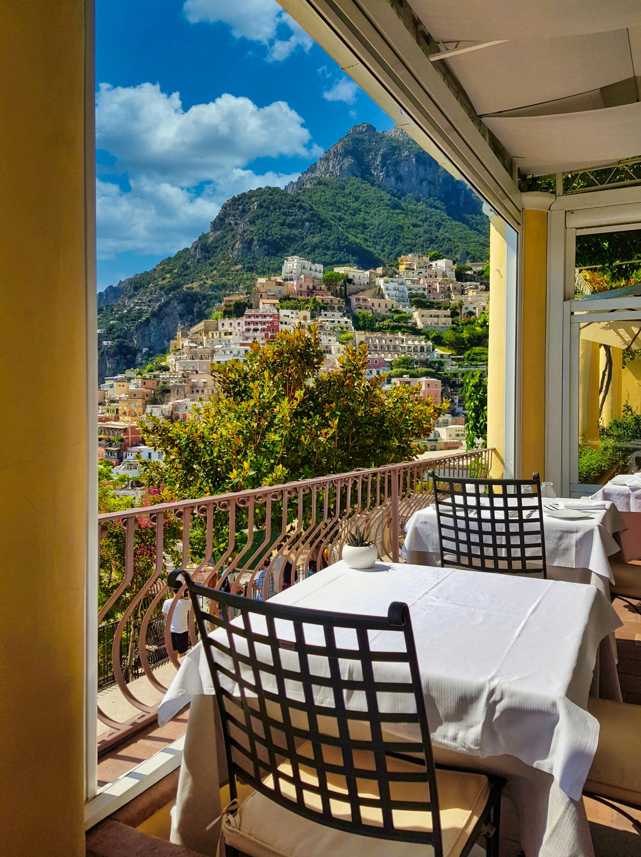 Best Amalfi Coast Restaurants for Views, Vibes & Sunset Dining