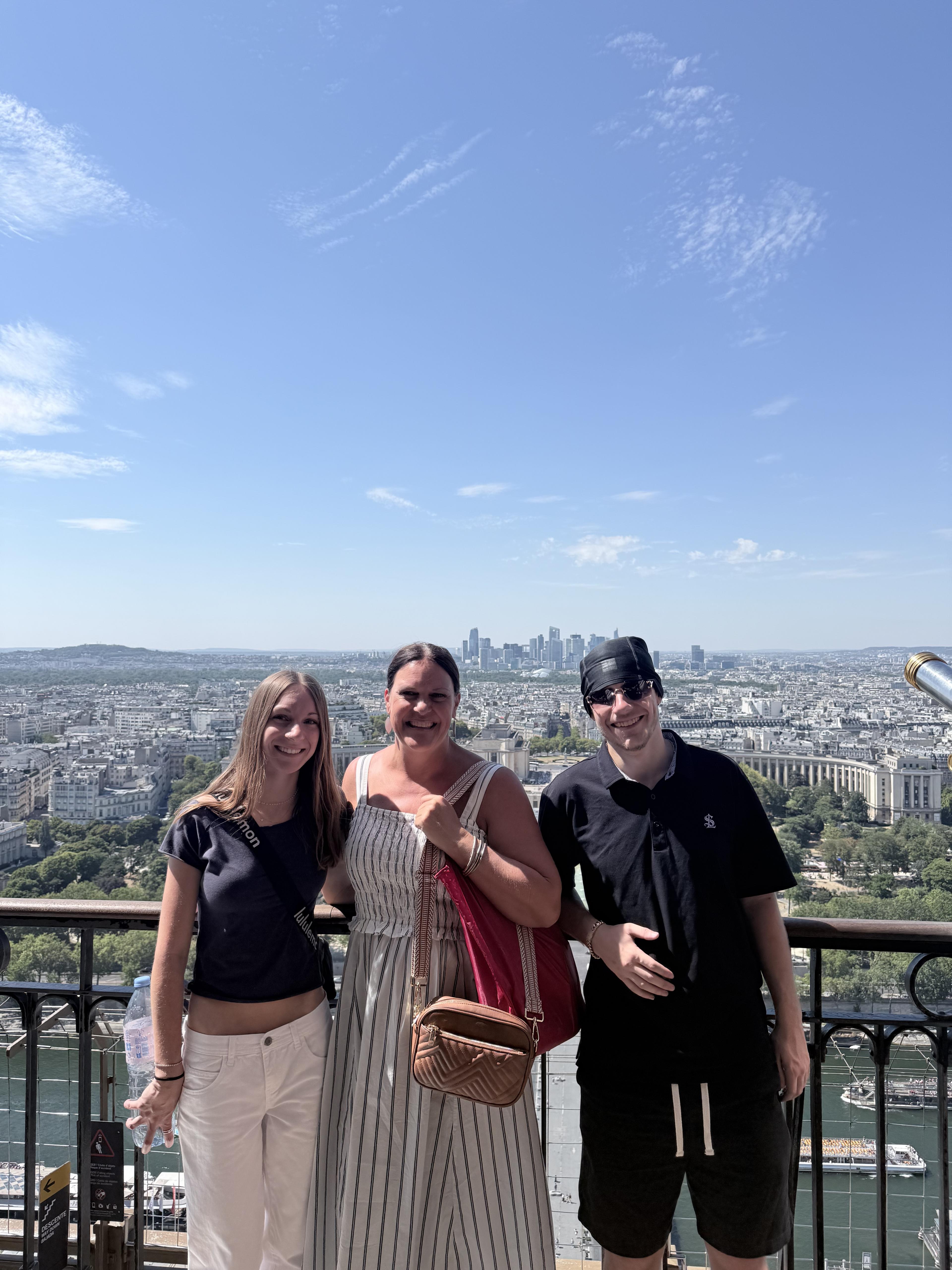 Advisor - Welcome to Paris: A Curated Guide for an Unforgettable First Trip