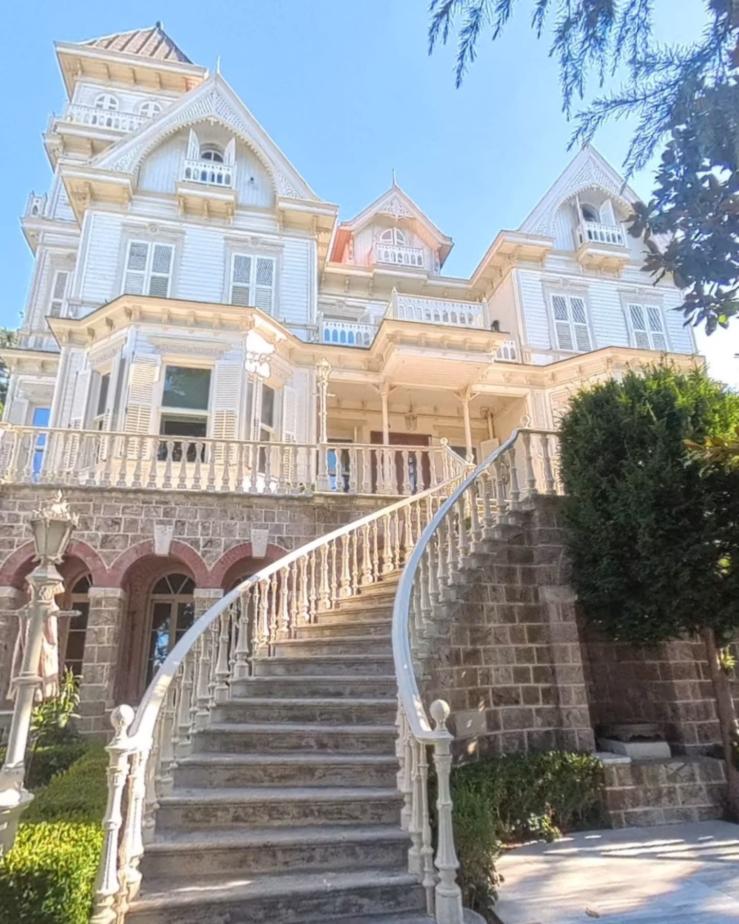 Princes’ Palace Resort: 30 Minutes From Istanbul, a World of Its Own